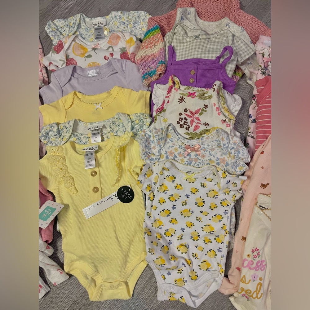Baby girl lot size 0 to 3 months & 3 months.